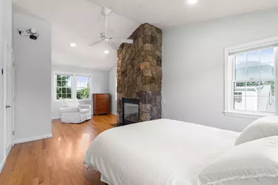 32 Grosvenor Rd, Waltham, MA 02453 - Photo 18
