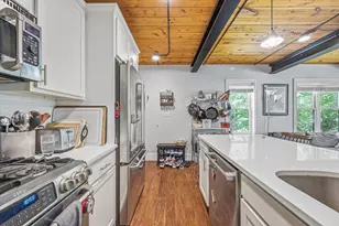 192 Raymond St, Cambridge, MA 02140 - Photo 4
