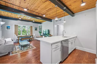 192 Raymond St #4, Cambridge, MA 02140 - Photo 2