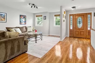 104 Crescent, Waltham, MA 02453 - Photo 4