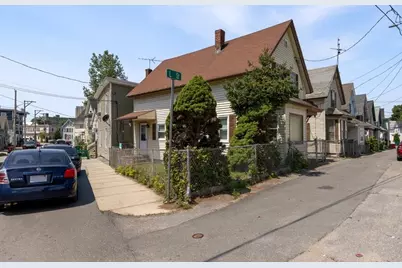 4 L St, Lowell, MA 01850 - Photo 4