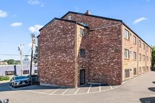 10 Roberts, Somerville, MA 02145 - Photo 4