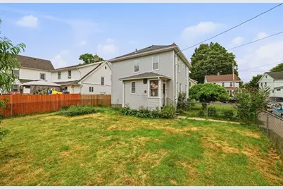 39 Claremont Ave, Holyoke, MA 01040 - Photo 22