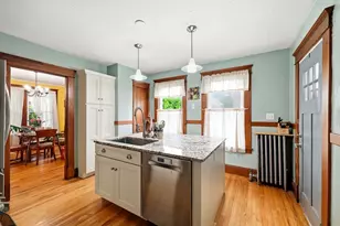 39 Claremont Ave, Holyoke, MA 01040 - Photo 4