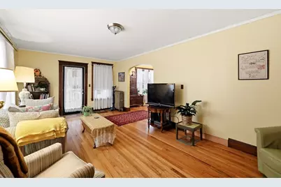 39 Claremont Ave, Holyoke, MA 01040 - Photo 8