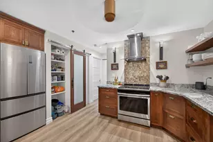 22 Railroad St, Andover, MA 01810 - Photo 2