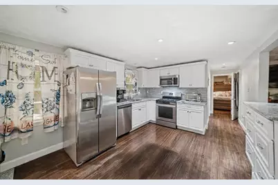 1582 Varnum Ave, Lowell, MA 01854 - Photo 14