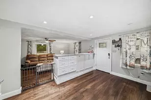 1582 Varnum Ave, Lowell, MA 01854 - Photo 16