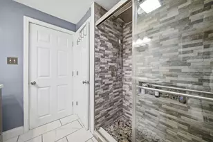 1582 Varnum Ave, Lowell, MA 01854 - Photo 20