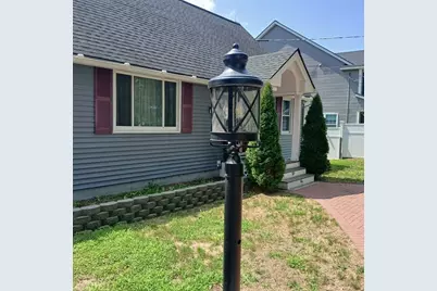 1582 Varnum Ave, Lowell, MA 01854 - Photo 2