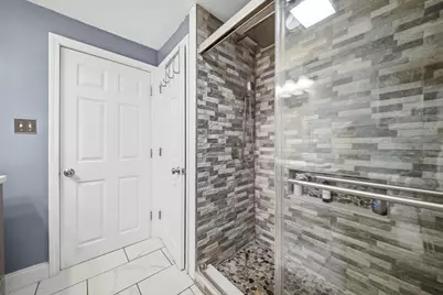 1582 Varnum Ave, Lowell, MA 01854 - Photo 20