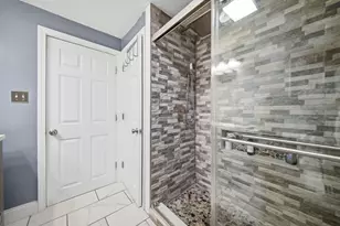 1582 Varnum Ave, Lowell, MA 01854 - Photo 20