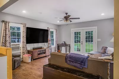 475 Somers, East Longmeadow, MA 01028 - Photo 8