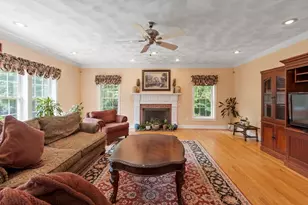 18 Lawrence St, Pepperell, MA 01463 - Photo 12