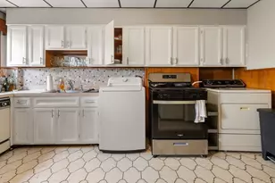592 E 3rd St, Boston, MA 02127 - Photo 4