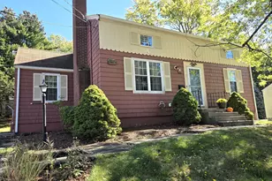 77 Ridge Rd, Marlborough, MA 01752 - Photo 2