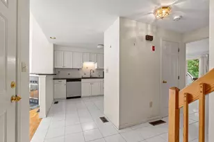 213 Brickett Hill Cir, Haverhill, MA 01830 - Photo 8