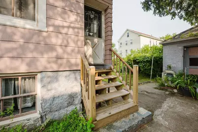 194 Coffin Ave, New Bedford, MA 02746 - Photo 4