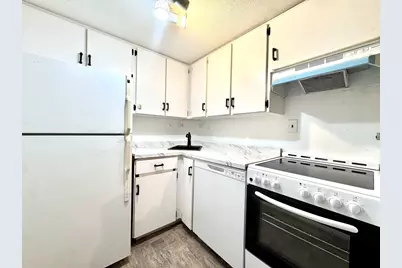 57 A Saint Paul St #3, Brookline, MA 02446 - Photo 1