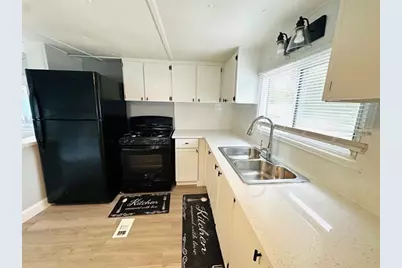 1790 Massachusetts Ave #25, Lunenburg, MA 01462 - Photo 2