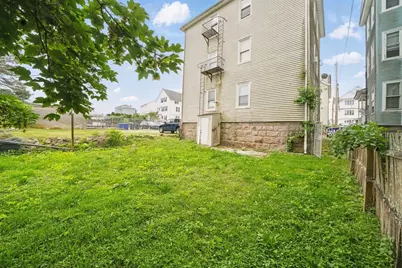 646 Birch St, Fall River, MA 02724 - Photo 4