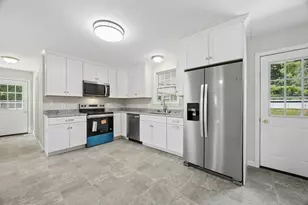 17 Bonner Ave, Fitchburg, MA 01420 - Photo 2
