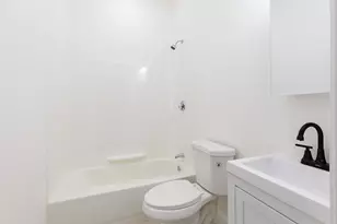 595 E 5th St, Boston, MA 02127 - Photo 8