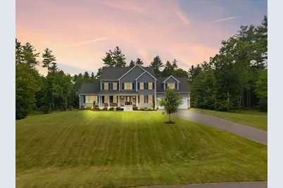 8 Paddock Cir, Middleborough, MA 02346 - Photo 2
