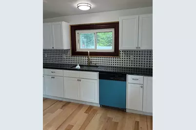 303 Chapman, Greenfield, MA 01301 - Photo 8
