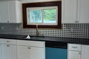 303 Chapman, Greenfield, MA 01301 - Photo 8