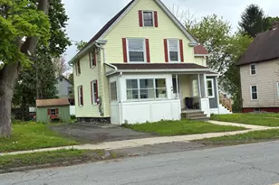303 Chapman, Greenfield, MA 01301 - Photo 2