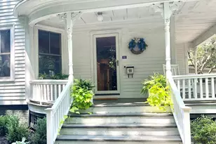 33 Gaylord St, Amherst, MA 01002 - Photo 2