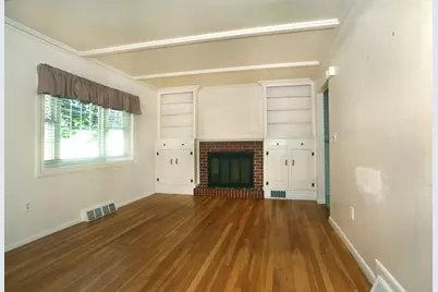 33 Johnson St, Newburyport, MA 01950 - Photo 6