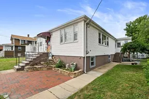 101 Kenberma St, Hull, MA 02045 - Photo 4