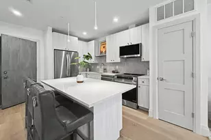 34 Oak St, Boston, MA 02136 - Photo 16