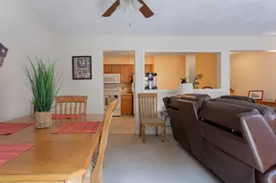 703 Brookhaven Ln, Woonsocket, RI 02895 - Photo 6