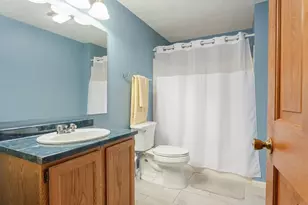 703 Brookhaven Ln, Woonsocket, RI 02895 - Photo 12
