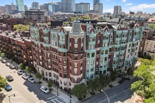 4 Charlesgate E, Boston, MA 02215 - Photo 30
