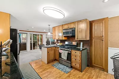10 Rafferty Rd, Stoneham, MA 02180 - Photo 8