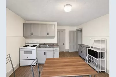 121 Thorndike St #3L, Cambridge, MA 02141 - Photo 2