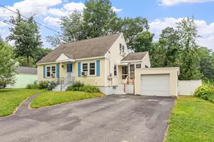 35 Natick St, Lunenburg, MA 01462 - Photo 2