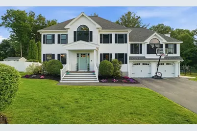 238 Mitchell G Dr, Tewksbury, MA 01876 - Photo 2