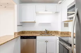 872 Massachusetts Ave, Cambridge, MA 02139 - Photo 2
