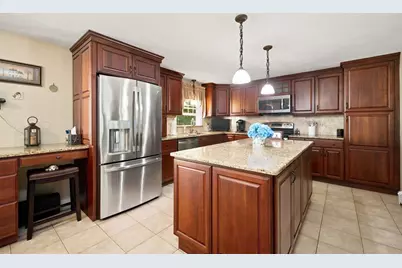 10 Wynnwood Cir, Bridgewater, MA 02324 - Photo 12