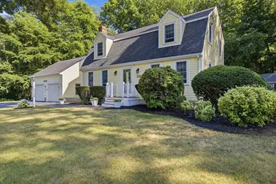 10 Wynnwood Cir, Bridgewater, MA 02324 - Photo 2