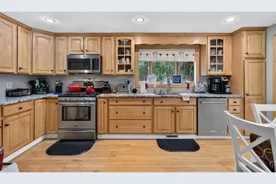 12 Clearwater Dr, Plymouth, MA 02360 - Photo 2