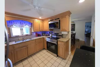 8 Rochelle St, Auburn, MA 01501 - Photo 6