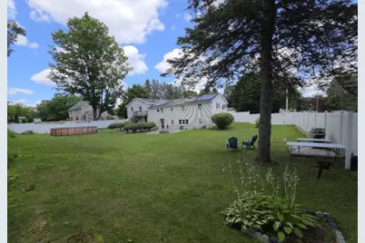 8 Rochelle St, Auburn, MA 01501 - Photo 2