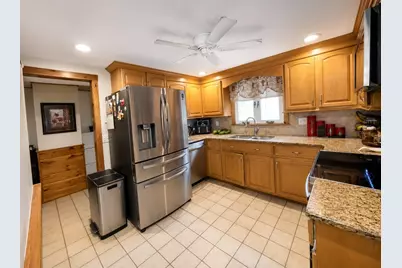 8 Rochelle St, Auburn, MA 01501 - Photo 8