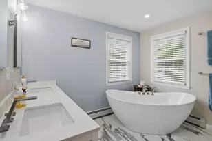 35 Alpine St, Millbury, MA 01527 - Photo 16